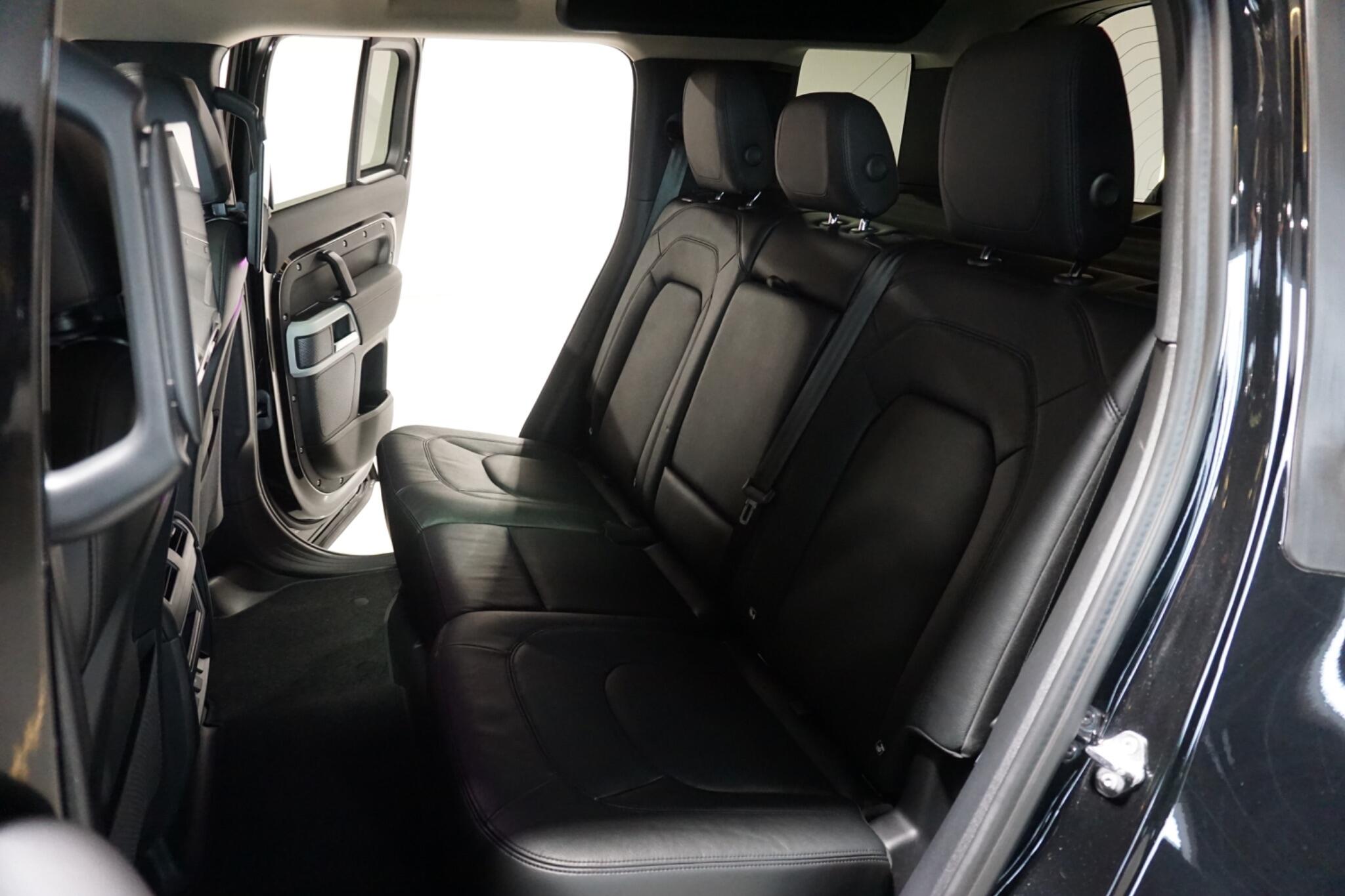 Land Rover Defender 110 3.0 D250 MHEV XS Edition SUV 5dr Diesel Auto 4WD Euro 6 (s/s) (250 ps)